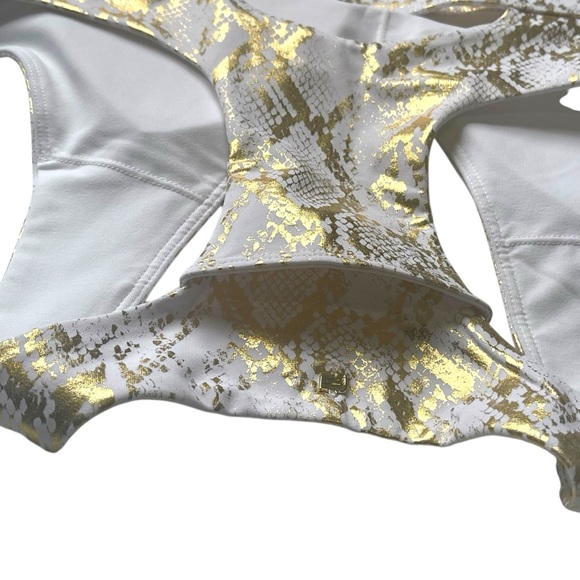 Fabletics On-The-Go Midi Medium Impact Sports Bra Gold/White Snake Size M NWT - Picture 9 of 15